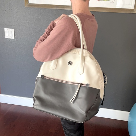 athletica bag